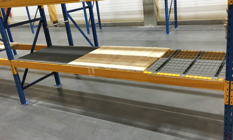 Caillebotis, accessoires pour les racks de stockage - Bretagne rayonnage, Rennes.