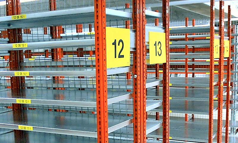 Panneau, signalétique pour une meilleure visibilité de vos allées, zones ou produits.