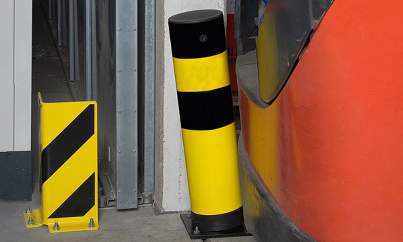 Poteaux pour protéger les angles des bâtiments, RIA, les portes.