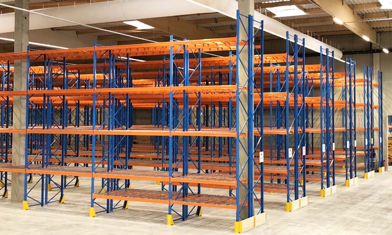 SERVIPHAR, client de Bretagne rayonnage, installation de palettiers.